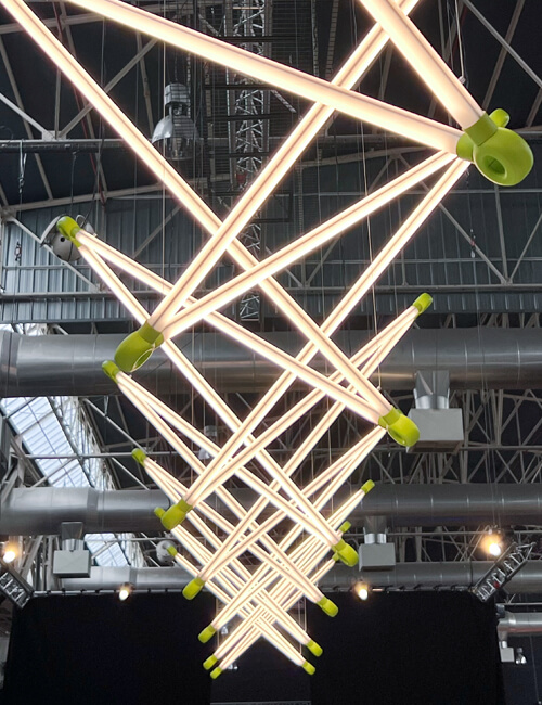 Feria Architect@work Barcelona, instalación lumínica ROLLER de KLUS